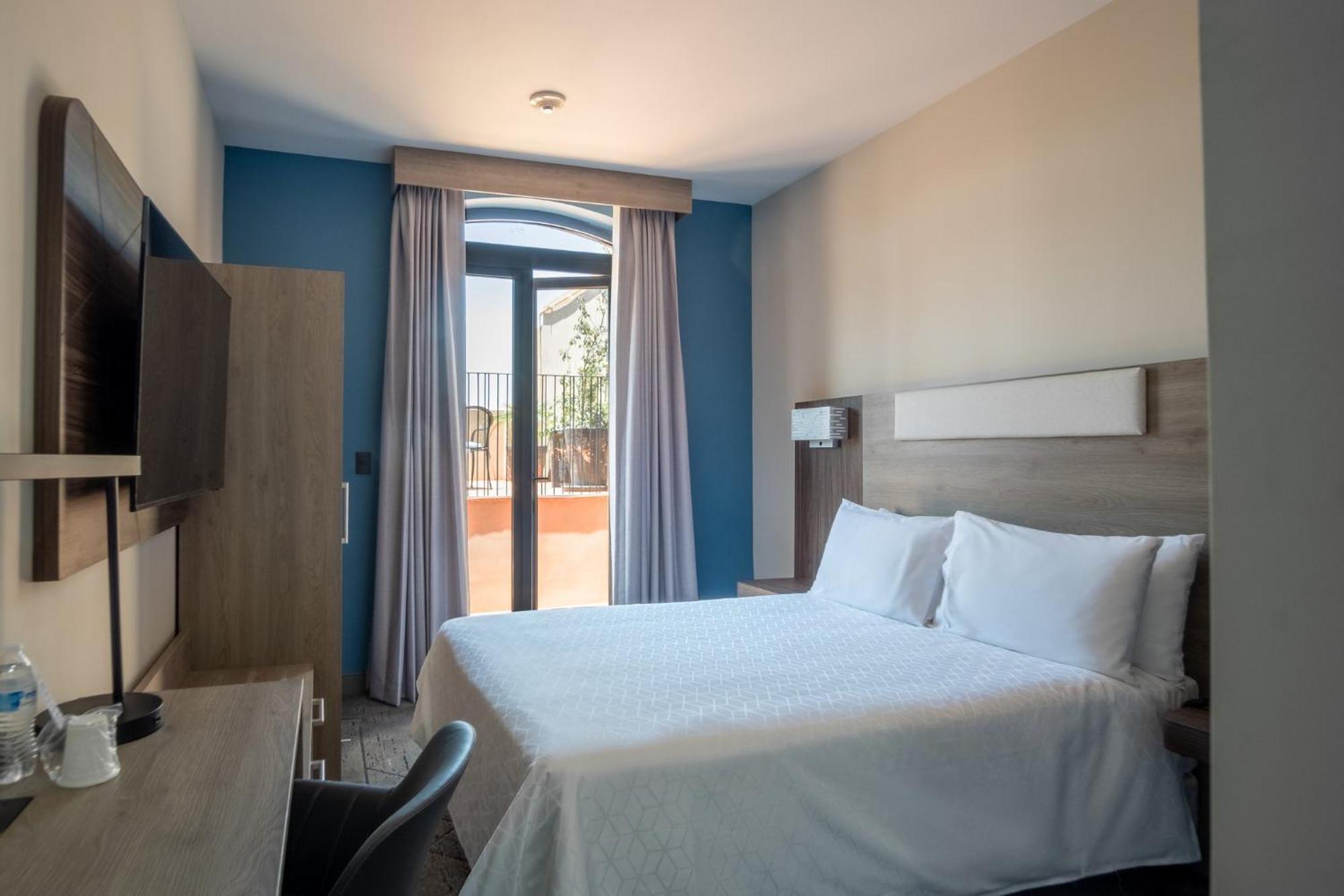 Holiday Inn Express Morelia Centro Historico Bagian luar foto